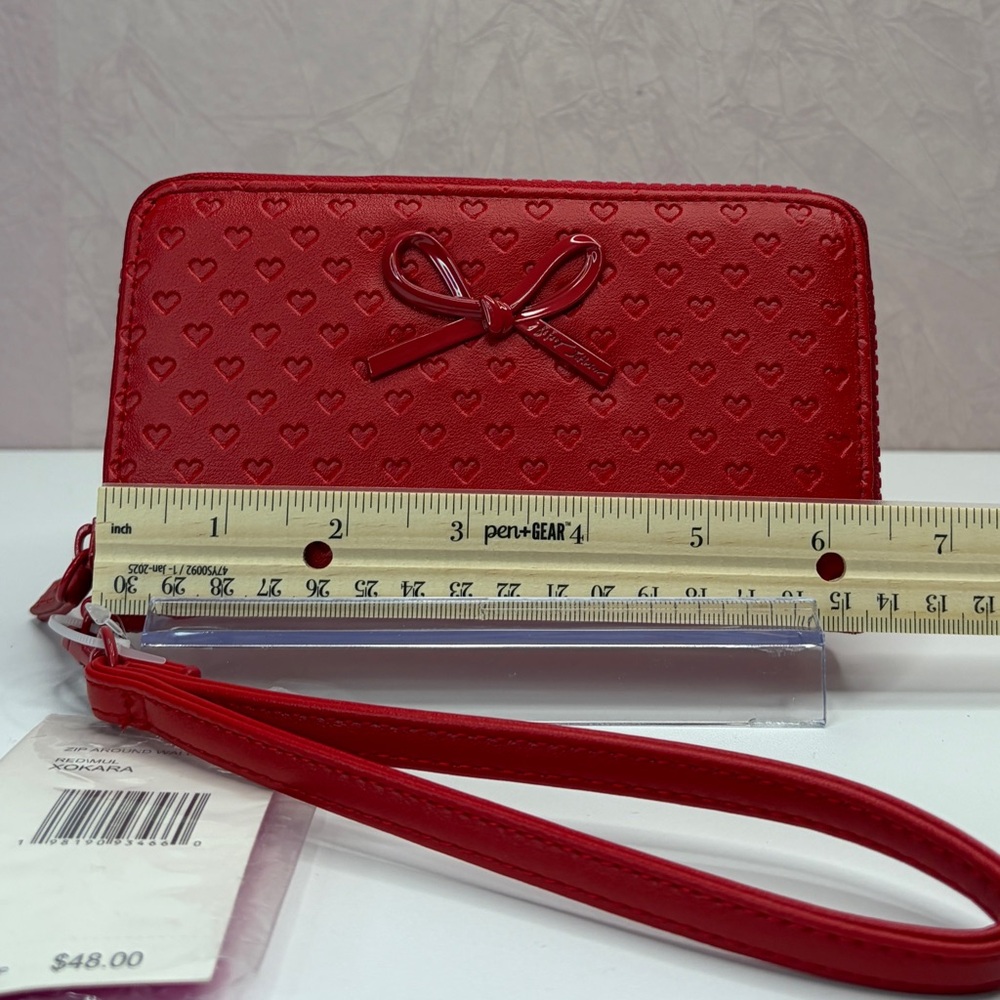 Betsey Johnson XOKara Red Heart Embossed Wristlet - Picture 2 of 10